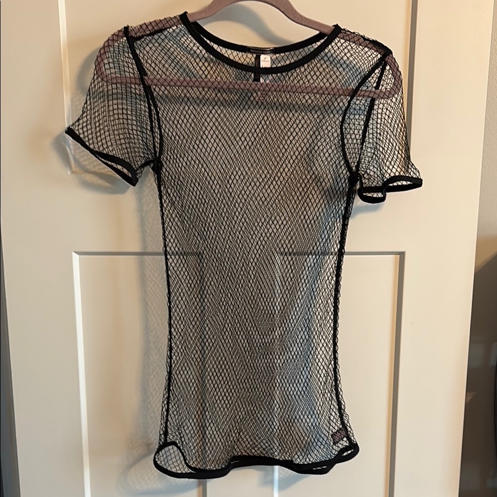 Victoria’s Secret Black Mesh Short Sleeve Top NWT Size M/L
